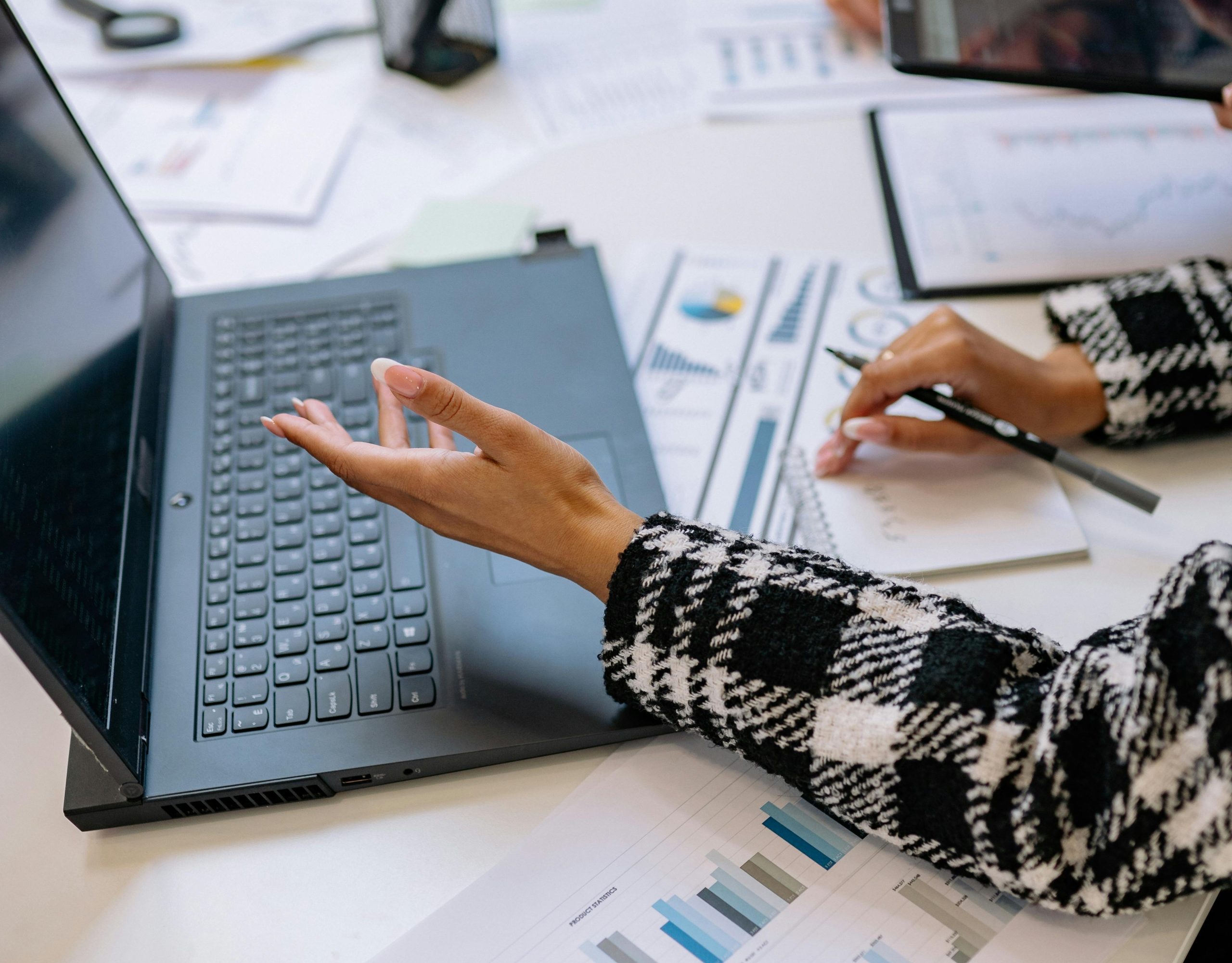 Services aux entreprises 6 business service time consuming scaled