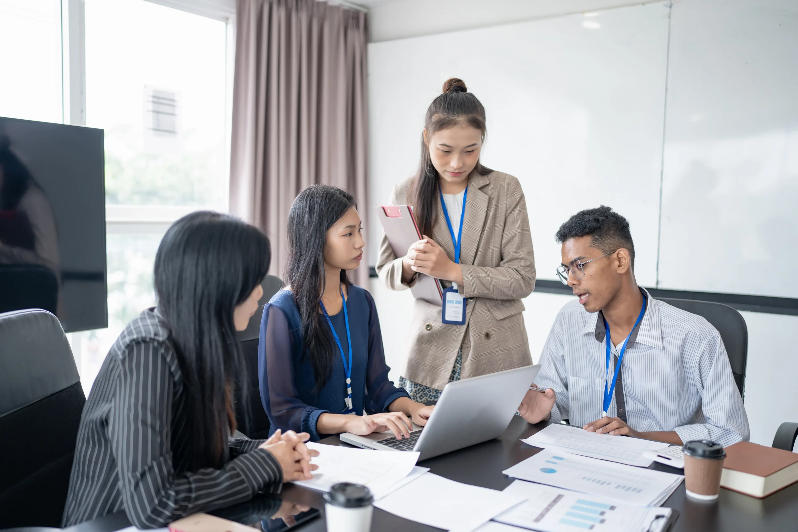 industries que nous servons 18 people solutions scaled