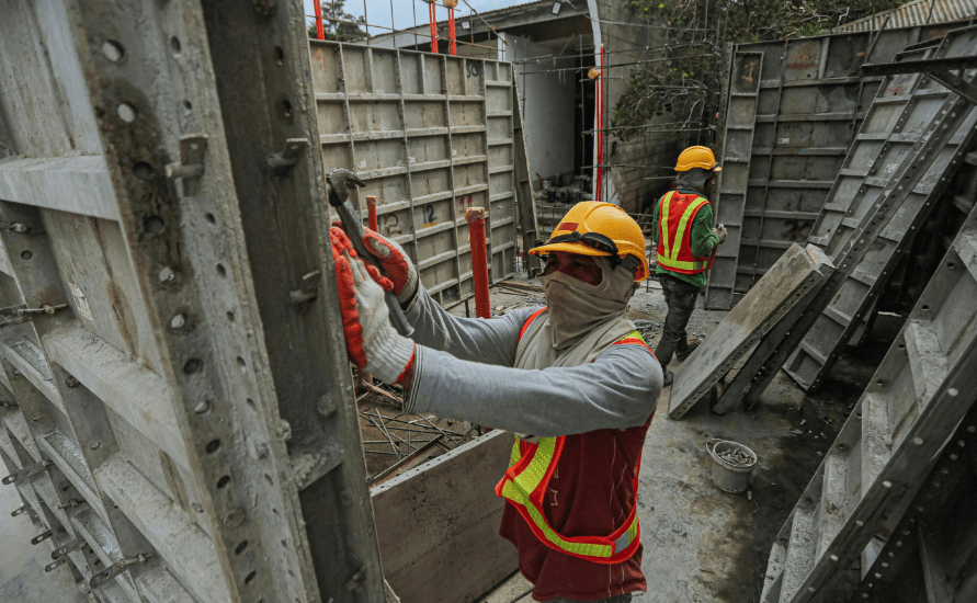 Construction 3 seasonal labor construction